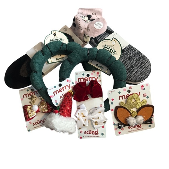 wicked/scunci/west loop Other - Holiday Hair Accessories & sock bundle- Green, Red, Gold 11 pieces